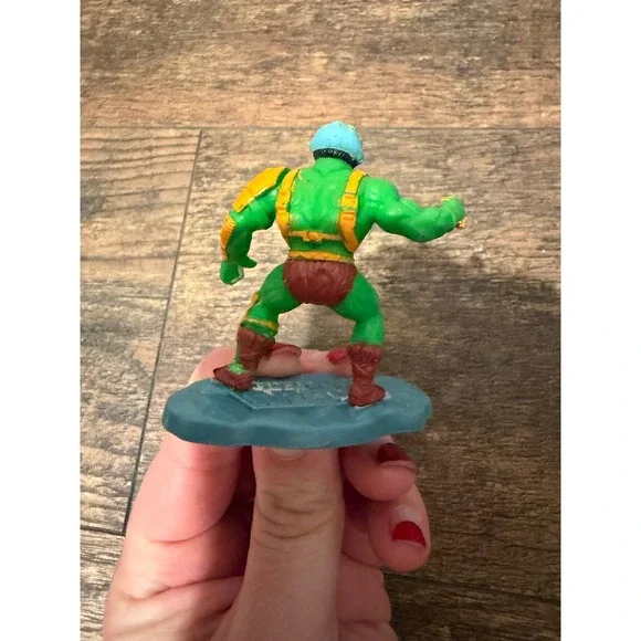 Vintage Masters of the Universe Man-At-Arms Miniature Figure MOTU He-Man 2 Inch - Picture 2 of 3